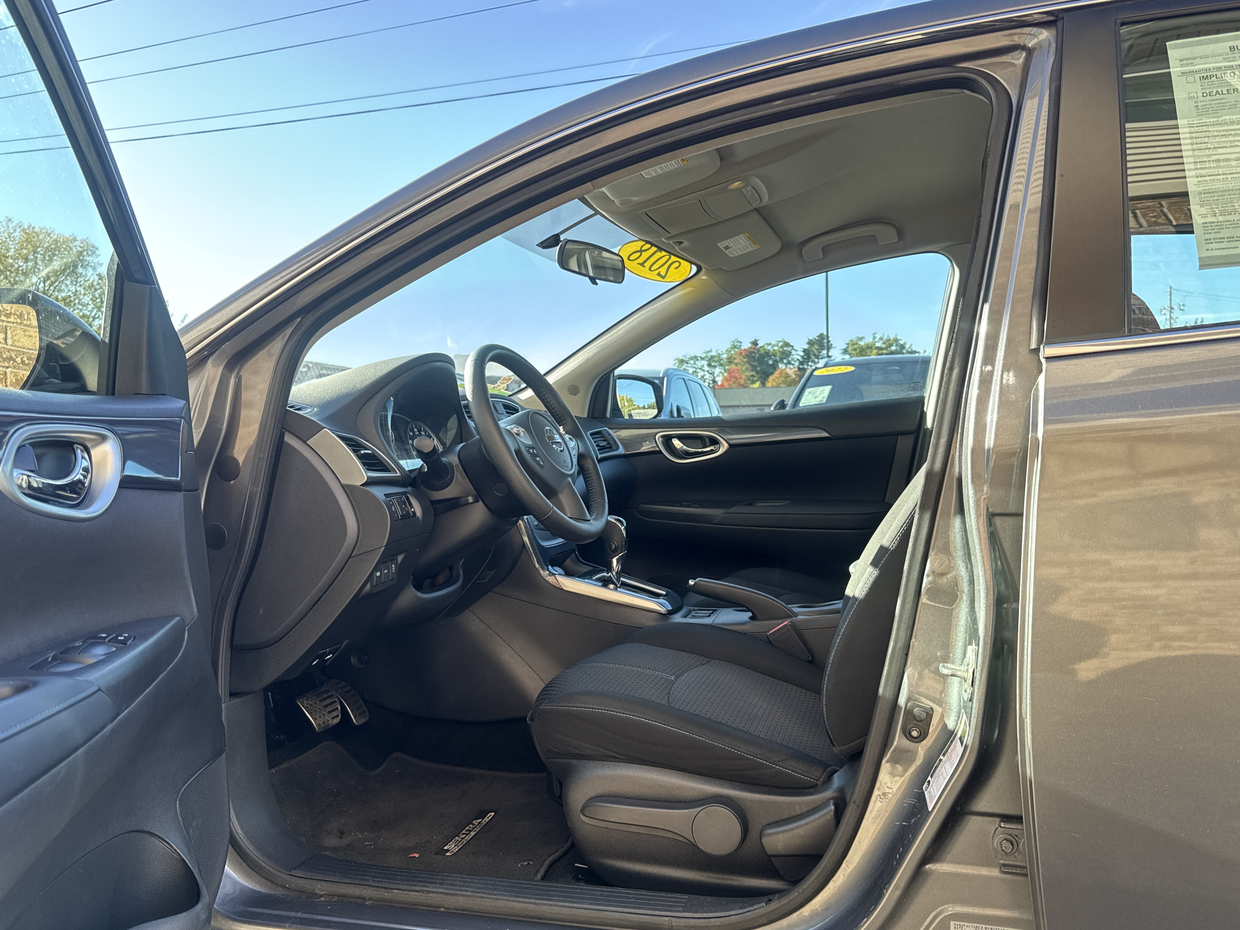 Used 2018 Nissan Sentra SR w/ SR Midnight Edition Package FWD image 9