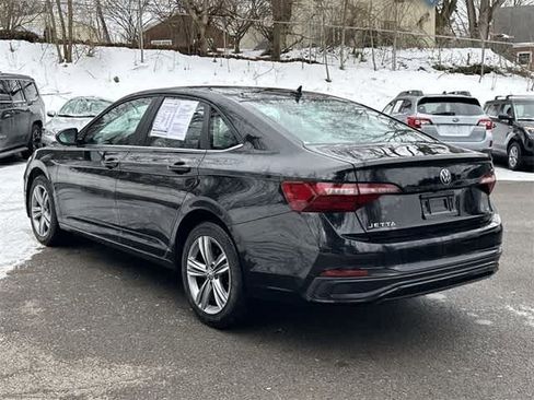 Used 2024 Volkswagen Jetta SE image 21