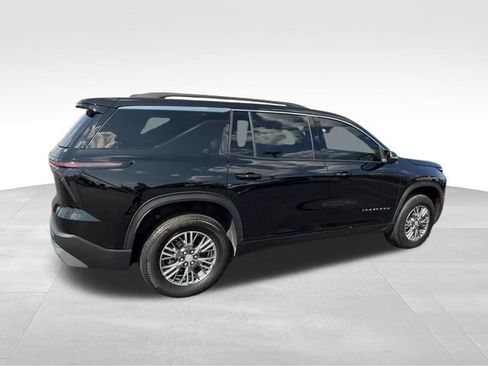 Used 2025 Chevrolet Traverse LT w/ Driver Confidence Package FWD image 7