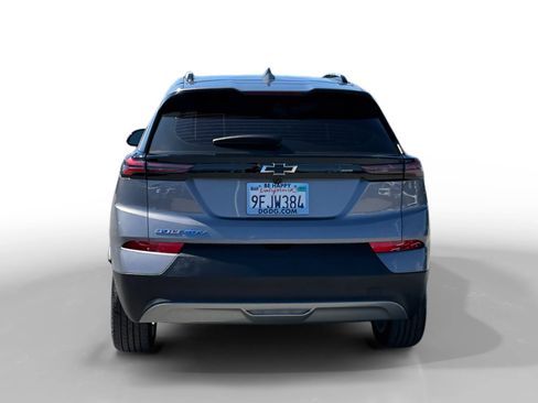 Used 2023 Chevrolet Bolt EUV LT w/ Comfort Package FWD image 4
