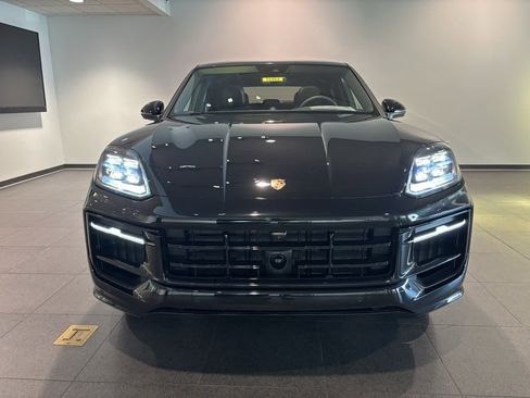 Certified 2026 Porsche Cayenne Coupe image 39