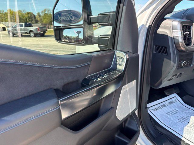 Used 2026 Ford F250 Platinum AWD/4WD image 8