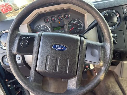 Used 2010 Ford F250 Lariat image 17