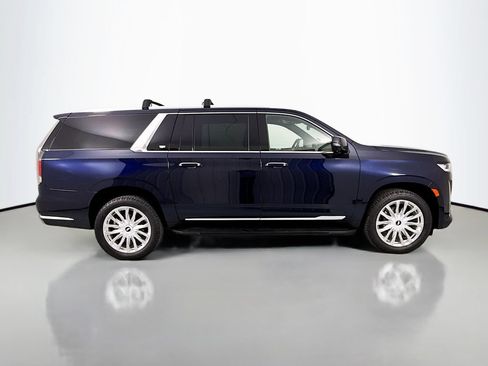 Used 2022 Cadillac Escalade ESV Premium Luxury AWD/4WD image 8