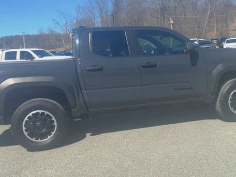 Used 2024 Toyota Tacoma TRD Off-Road AWD/4WD image 9