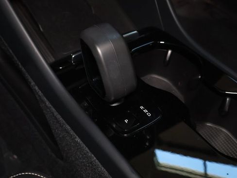 Used 2023 Volvo C40 P8 Recharge Plus AWD/4WD image 33