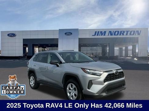 Used 2025 Toyota RAV4 LE AWD/4WD image 1