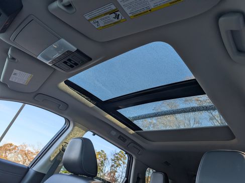 Used 2024 Nissan Pathfinder Platinum w/ Cargo Package image 15