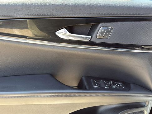 Used 2023 Lincoln Nautilus FWD w/ Premium Package image 8