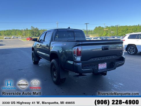 Used 2020 Toyota Tacoma TRD Off-Road w/ TRD Premium Off Road Package AWD/4WD image 6