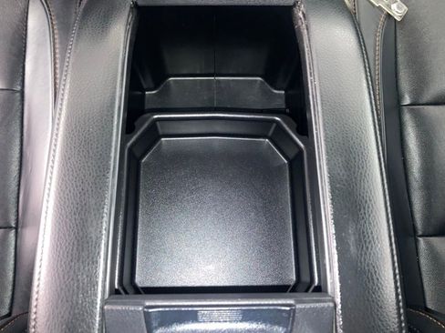 Used 2017 Toyota Highlander XLE image 9