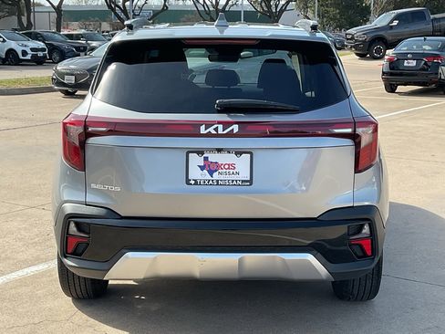 Used 2025 Kia Seltos S image 6