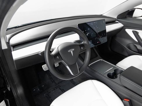 Used 2021 Tesla Model 3 Performance image 13