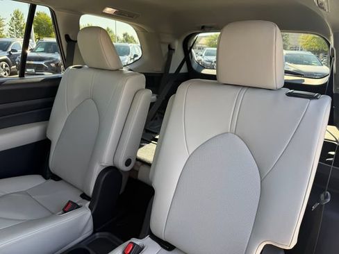 Used 2024 Toyota Grand Highlander FWD image 30