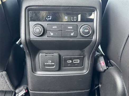 Used 2021 GMC Acadia Denali w/ Denali Ultimate Package image 22