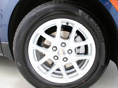 Used 2023 Chevrolet Equinox LT FWD image 33