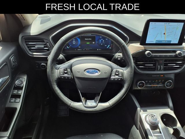 Used 2020 Ford Escape Titanium FWD image 16