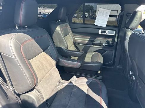 Used 2023 Ford Explorer ST-Line AWD/4WD image 14