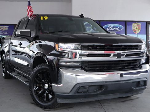 Used 2019 Chevrolet Silverado 1500 LT w/ All-Star Edition image 2