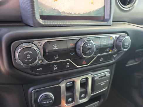 Used 2022 Jeep Wrangler Sport AWD/4WD image 20