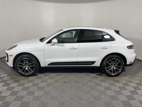 Certified 2026 Porsche Macan AWD/4WD image 2
