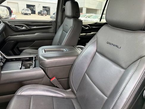 Used 2021 GMC Yukon Denali w/ Denali Premium Package AWD/4WD image 20