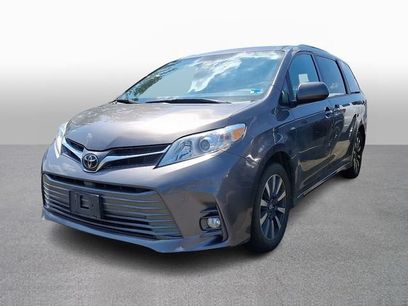 Used 2018 Toyota Sienna XLE w/ XLE Navigation Package
