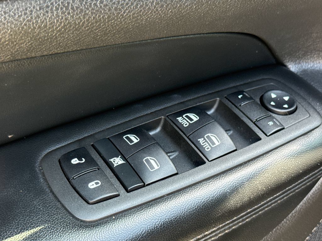 Used 2022 Jeep Grand Cherokee Laredo X RWD image 19