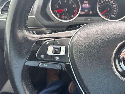 Used 2019 Volkswagen Tiguan SE w/ Panoramic Sunroof Package FWD image 23