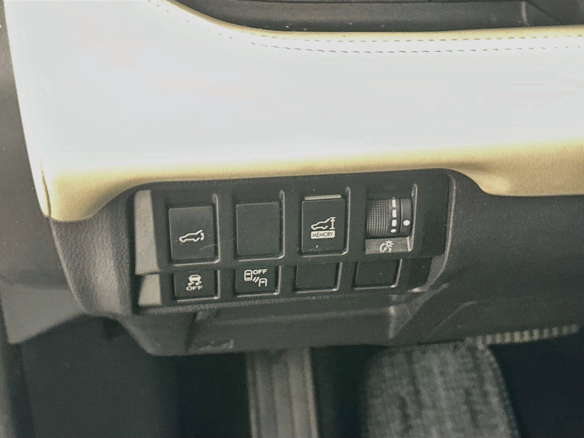 Used 2019 Subaru Ascent Limited w/ Popular Package #2 AWD/4WD image 16