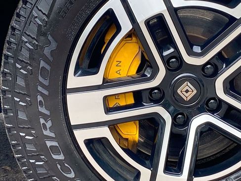 Used 2023 Rivian R1S Adventure image 22