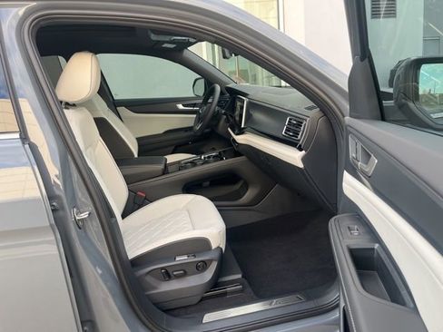 New 2026 Volkswagen Atlas Cross Sport SEL Premium R-Line image 31