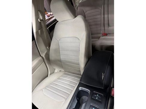 Used 2020 Ford Fusion SE FWD image 14