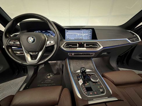 Used 2022 BMW X5 xDrive45e w/ Climate Comfort Package AWD/4WD image 16