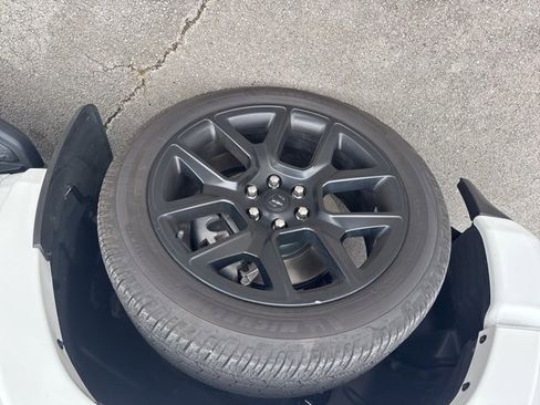 Used 2021 RAM 1500 Laramie image 24