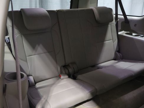 Used 2018 Chevrolet Suburban Premier AWD/4WD image 24