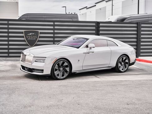 Used 2025 Rolls-Royce Spectre w/ Spectre Launch Package AWD/4WD image 5