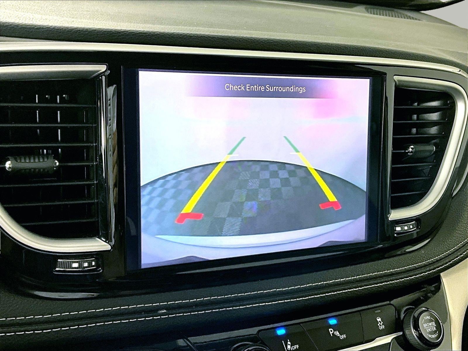 Used 2024 Chrysler Pacifica Limited FWD image 14