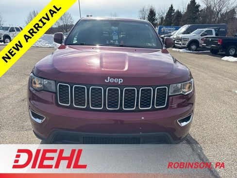 Used 2018 Jeep Grand Cherokee Laredo image 3
