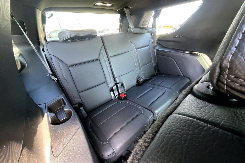 Used 2024 GMC Yukon Denali AWD/4WD image 37