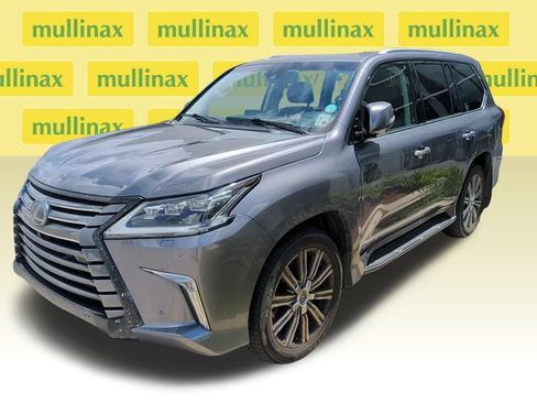 Used 2017 Lexus LX 570 4WD w/ Luxury Package image 2