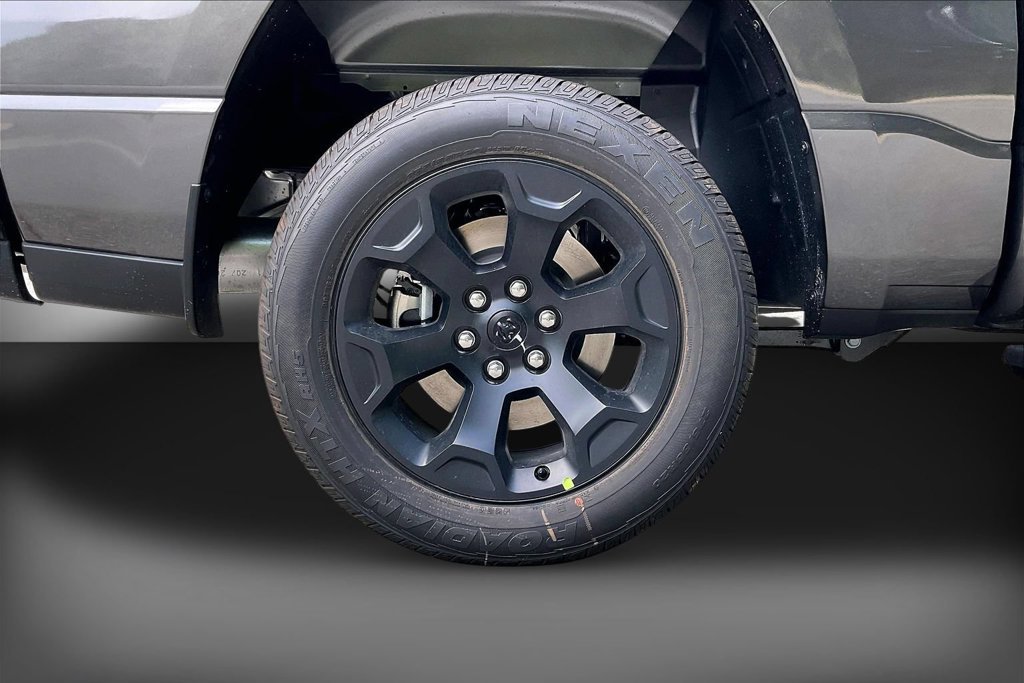New 2026 RAM 1500 Express AWD/4WD image 34