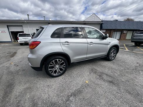 Used 2019 Mitsubishi Outlander Sport SE FWD image 9