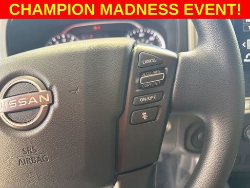 Used 2025 Nissan Frontier SV image 14