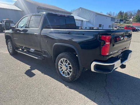 Used 2024 Chevrolet Silverado 2500 LTZ w/ LTZ Plus Package AWD/4WD image 6