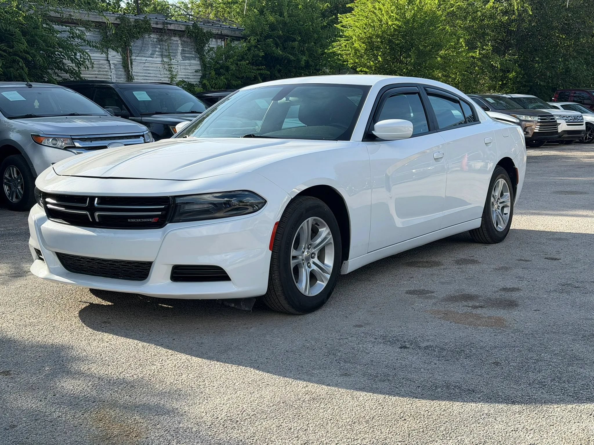 Used 2018 Dodge Charger SXT RWD image 4