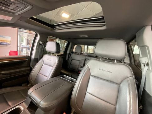 Used 2024 GMC Sierra 1500 Denali w/ Denali Reserve Package AWD/4WD image 10