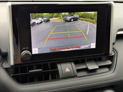Used 2024 Toyota RAV4 XLE FWD image 29