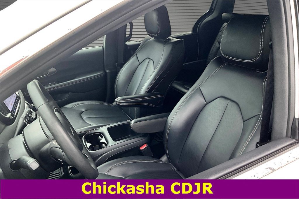 Used 2025 Chrysler Pacifica Select FWD image 20