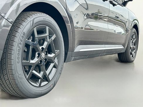 New 2025 Kia Carnival SX image 13